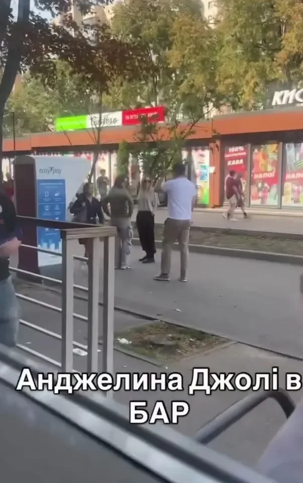 Ancelina Coli Ukraynada!