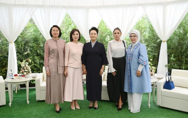 Birinci xanımların Bişkekdə görüşü - Fotolar