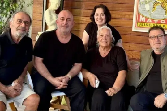 İnfarkt keçirən Cem ailəsi ilə görüşdü
