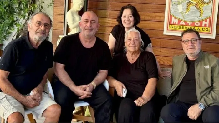 İnfarkt keçirən Cem ailəsi ilə görüşdü