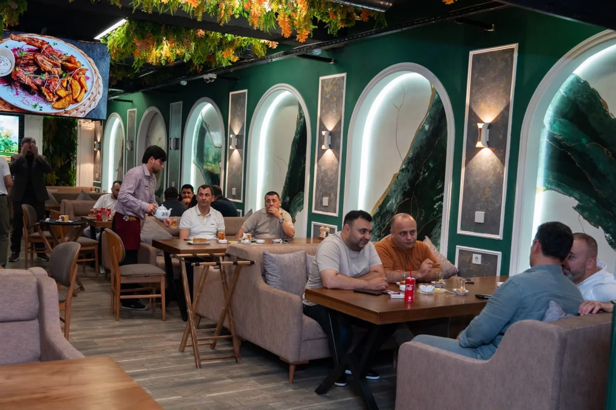 LaLiga Dining & Lounge Musabəyov parkında şəbəkənin ilk “park-side” məkanını açdı