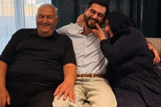 Coni nənə və babası ilə