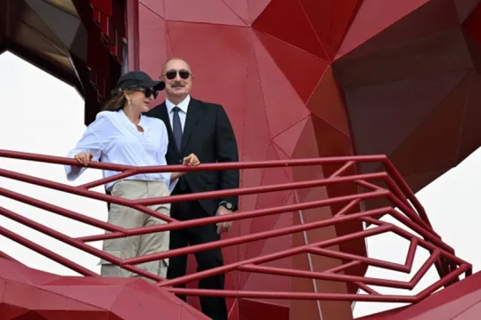 İlham Əliyev və birinci xanım “Nəsimi Bağları”nda - Fotolar