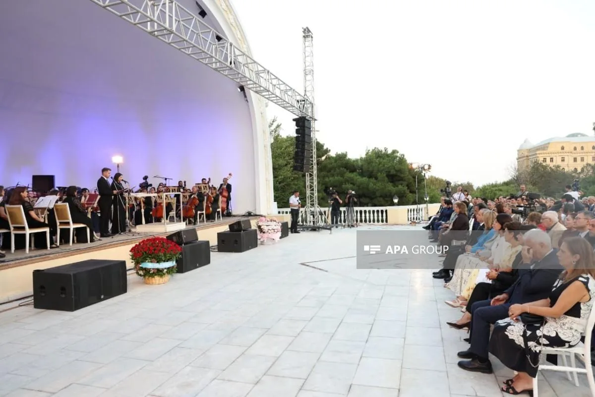 Üzeyir Hacıbəyli XVIII Beynəlxalq Musiqi Festivalının açılışından - Fotolar