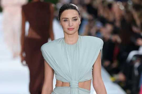 Miranda Kerr 10 ildən sonra podiumda!