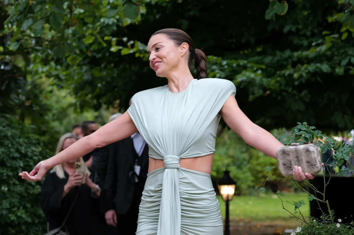Miranda Kerr 10 ildən sonra podiumda!