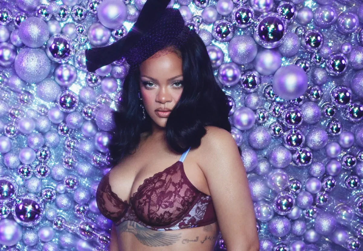 Rihanna brendinin Milad çəkilişində