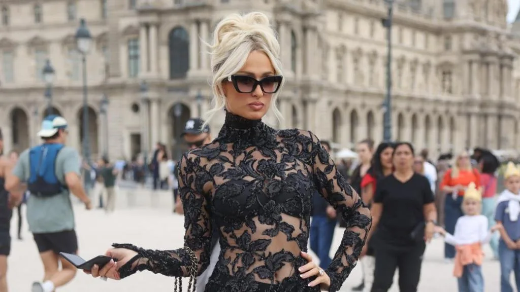 Paris Hilton diqqət çəkdi