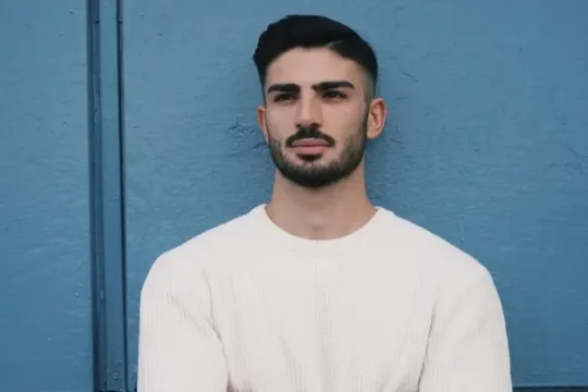 “Yakışıklı Mısırcı” bir reklamdan sərvət qazandı