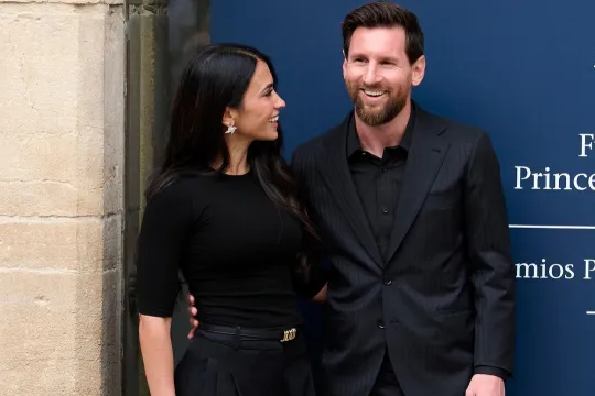 Messi xanımı ilə İspaniyada