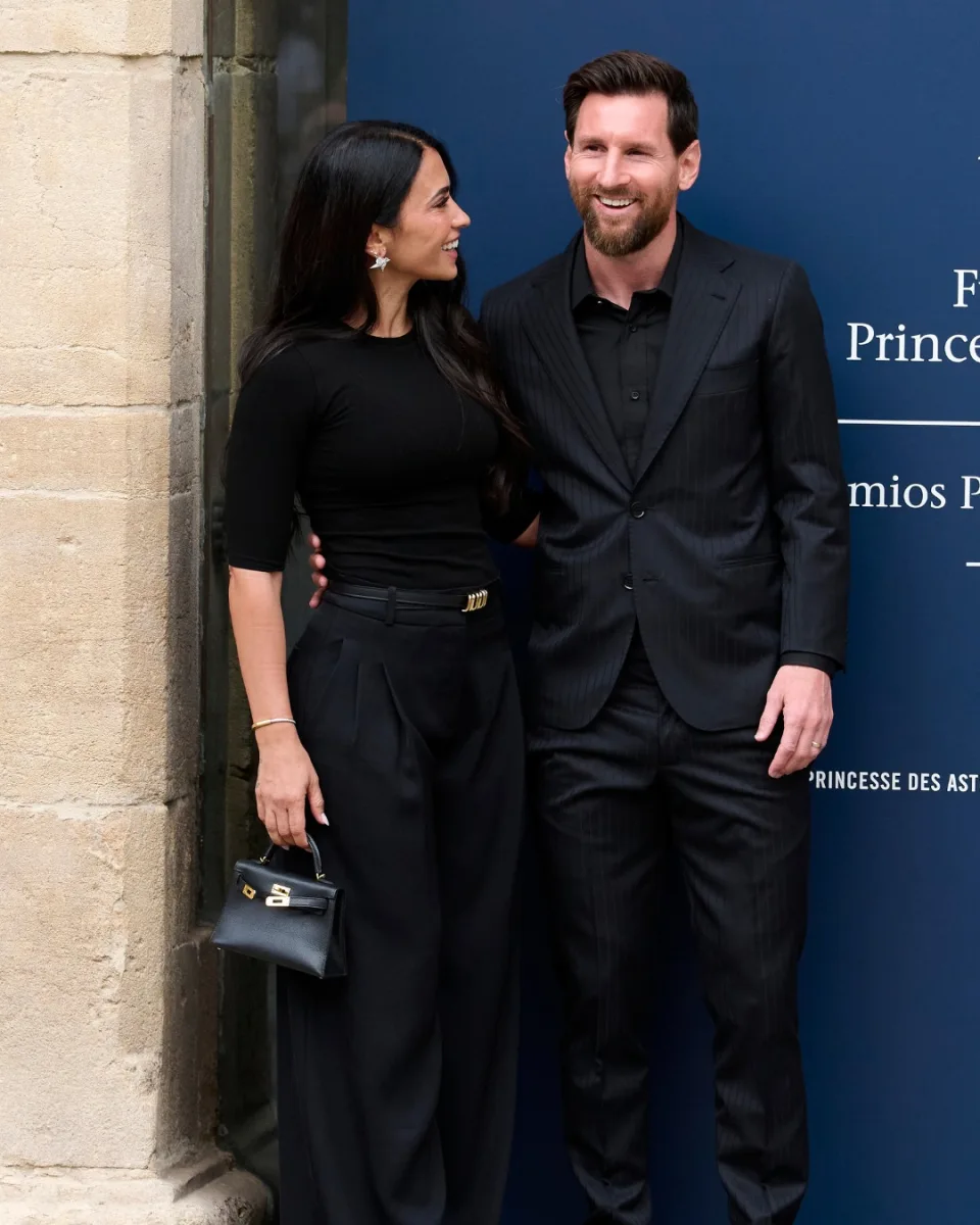 Messi xanımı ilə İspaniyada