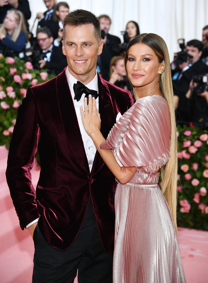 Tom Bredinin zövqü dəyişmir - Yenə “Victoria’s Secret” modeli…