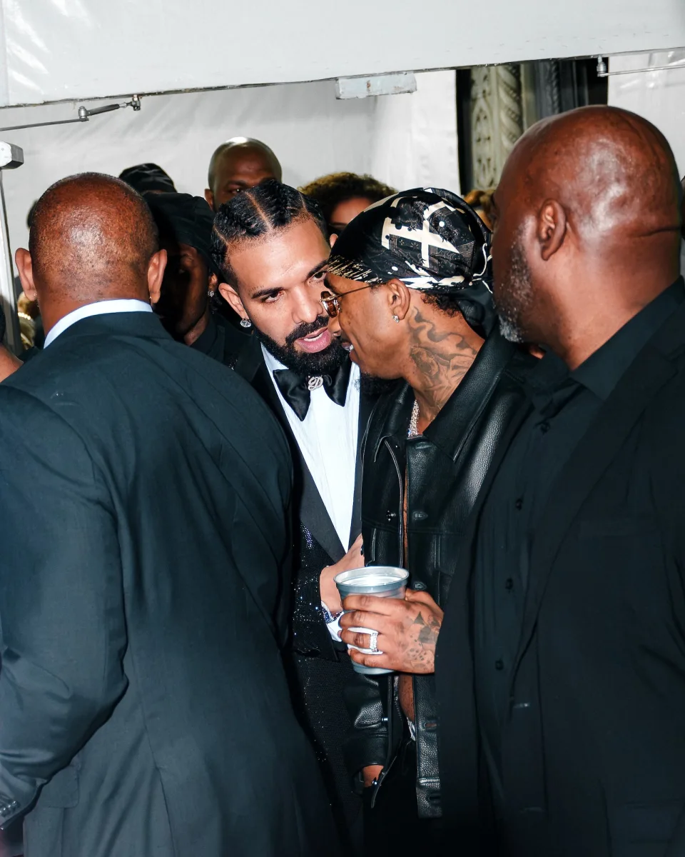 Drake 40 yaşını qeyd etdi
