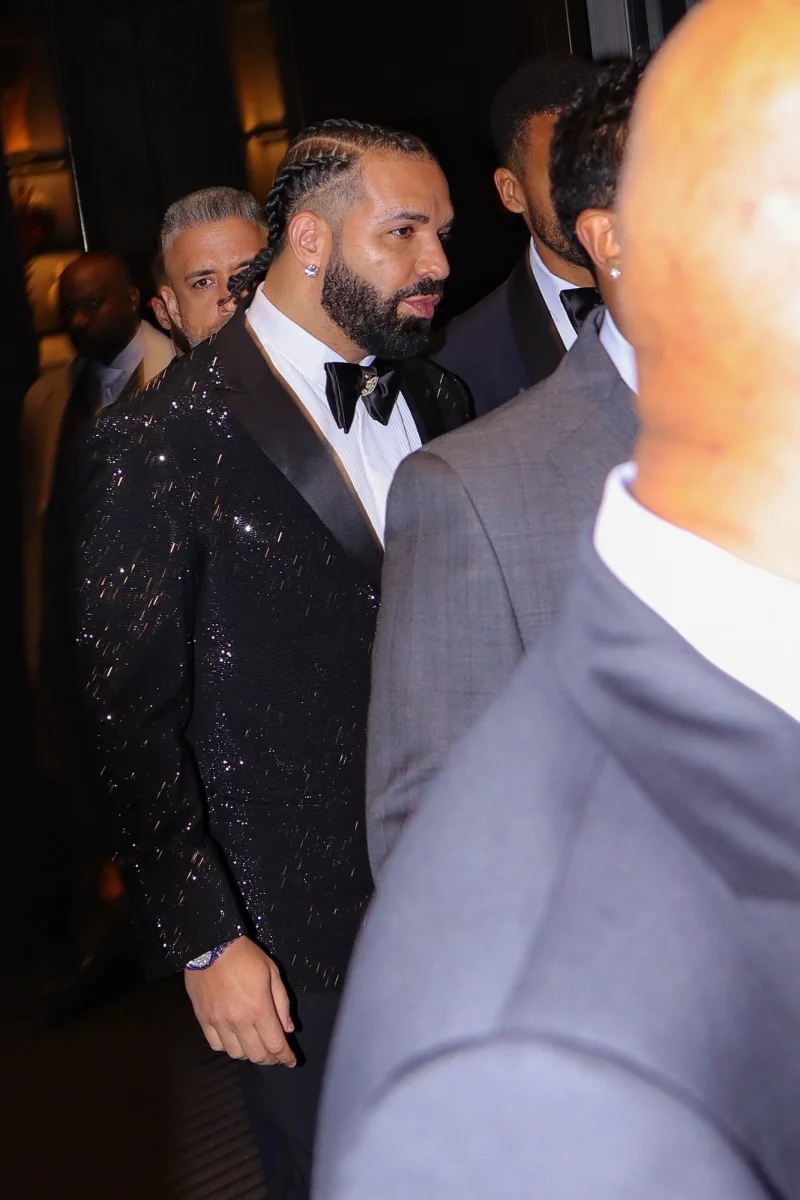 Drake 40 yaşını qeyd etdi