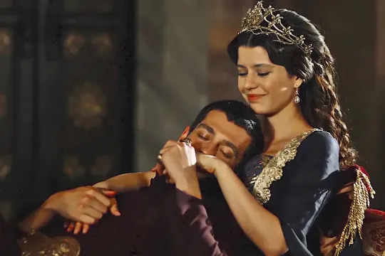 Beren Saat və Ekin Koç 10 il sonra eyni layihədə