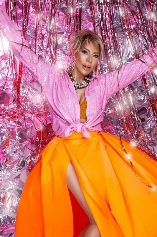 Brilliant Dadaşova ad günündə yeni fotosessiya