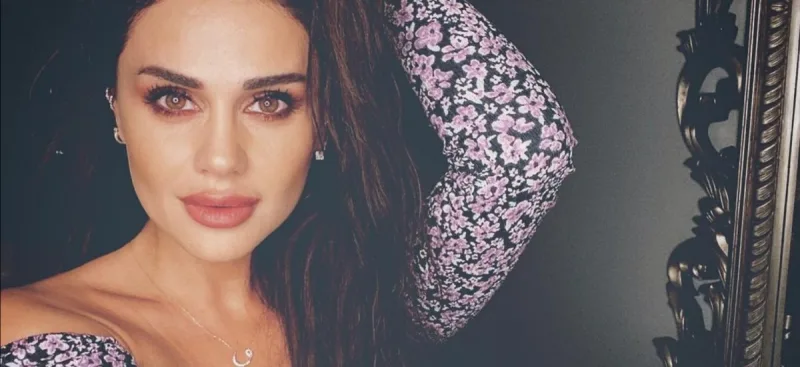 Günel Zeynalova uzun saçları ilə vidalaşdı