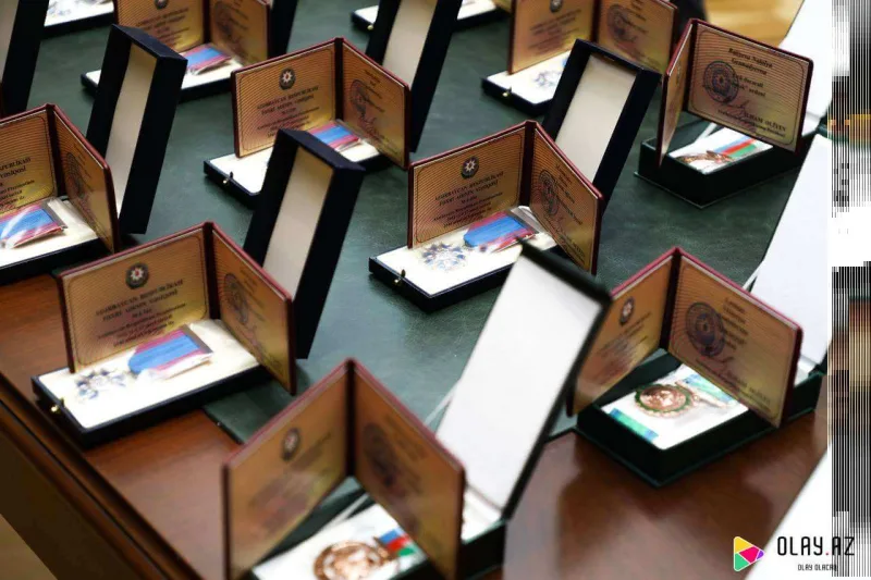 Xalq artistlərinə mükafatları təqdim olundu