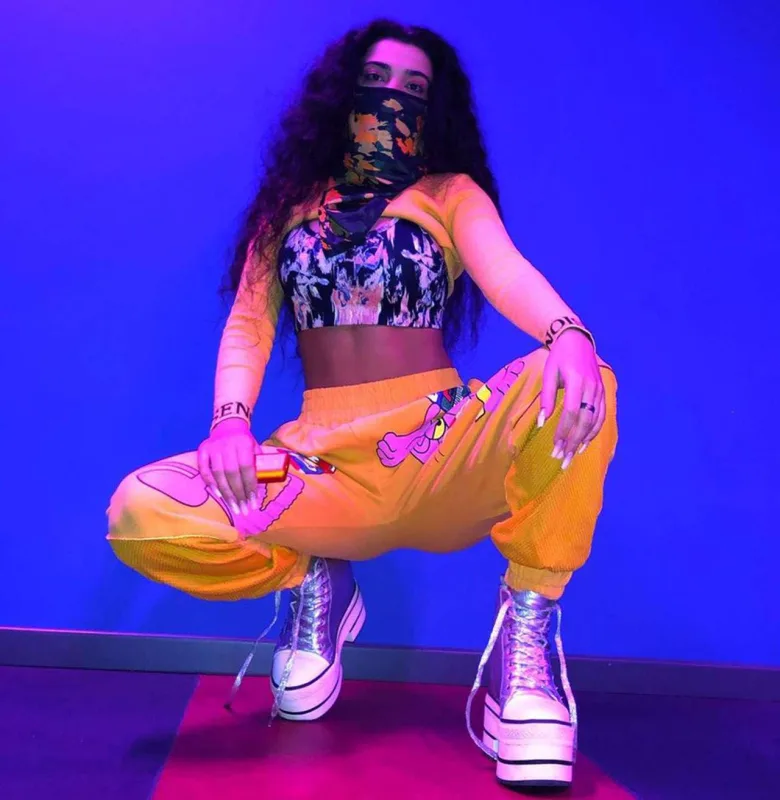 “Hamı görünüşdə müasirləşib, düşüncədə yox”