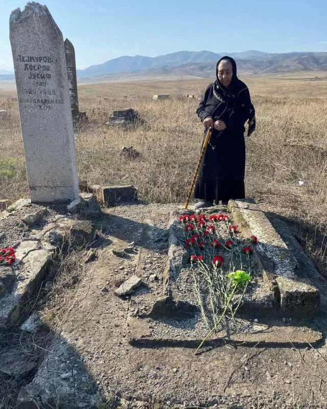 28 il sonra Ağdamda məzar ziyarəti