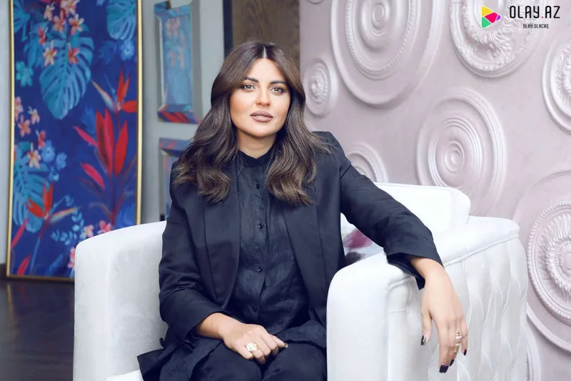 “Kamil zəng edir ki, qızım partada düz əyləşməyib” - Gülay