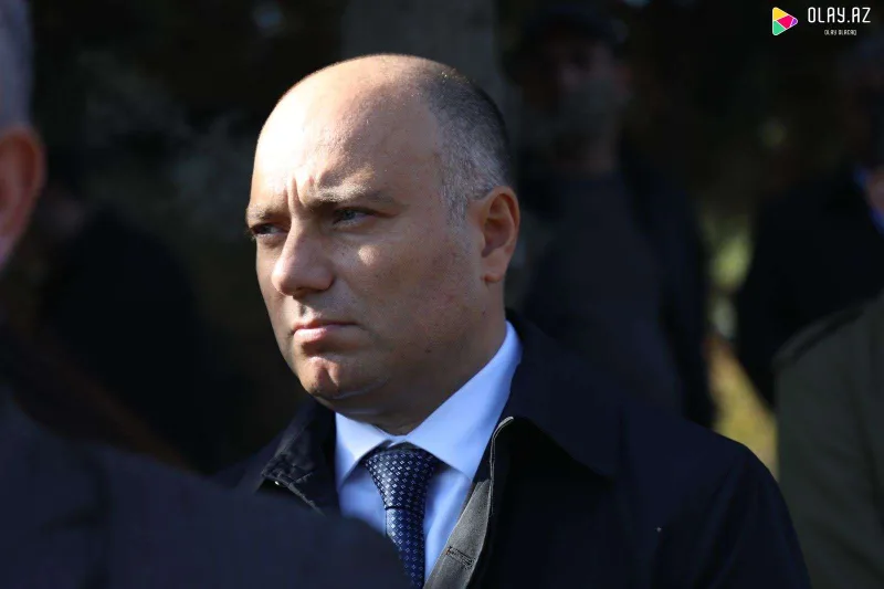 Anar Kərimov Xalq artistinin dəfnində - FOTOLAR