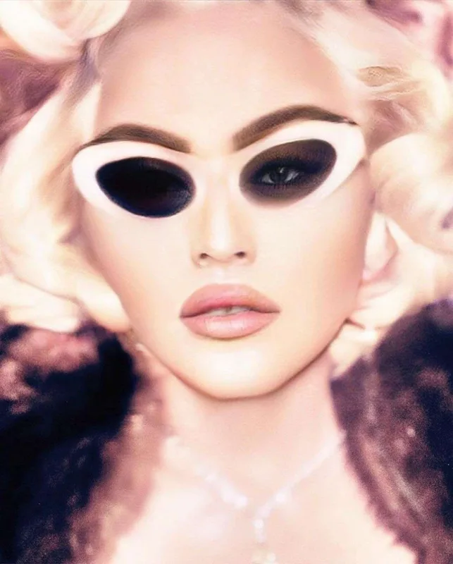 Merilin Monro olan Madonna tənqid edildi