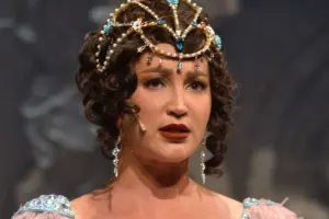 Olqanın tənqid olunan tamaşası təxirə salındı