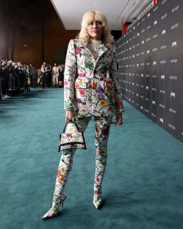 Qırmızı xalçanın diqqət çəkənləri... - FOTOLAR