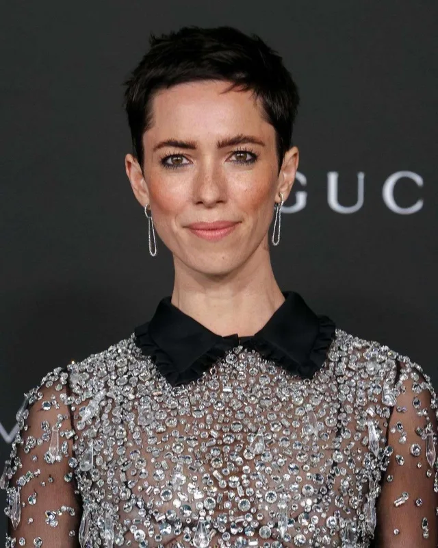 Qırmızı xalçanın diqqət çəkənləri... - FOTOLAR