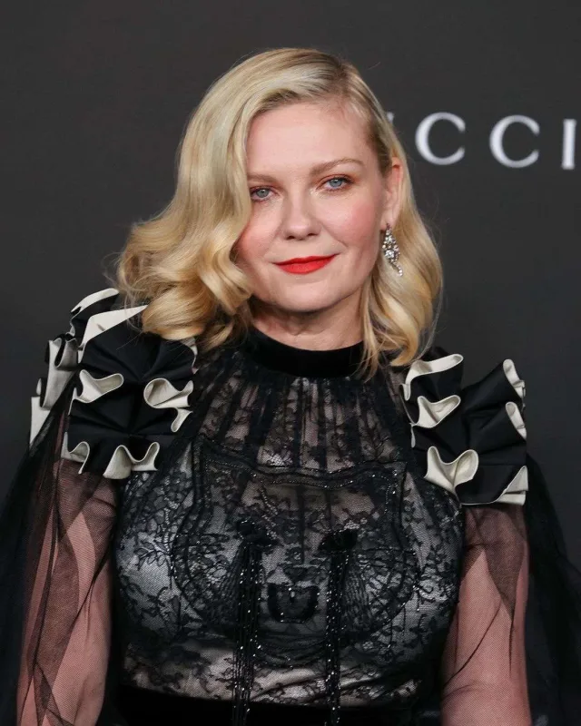 Qırmızı xalçanın diqqət çəkənləri... - FOTOLAR