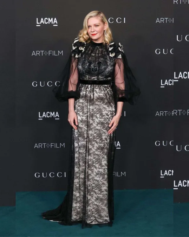 Qırmızı xalçanın diqqət çəkənləri... - FOTOLAR