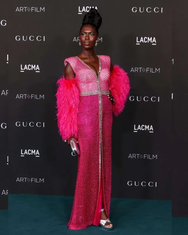 Qırmızı xalçanın diqqət çəkənləri... - FOTOLAR