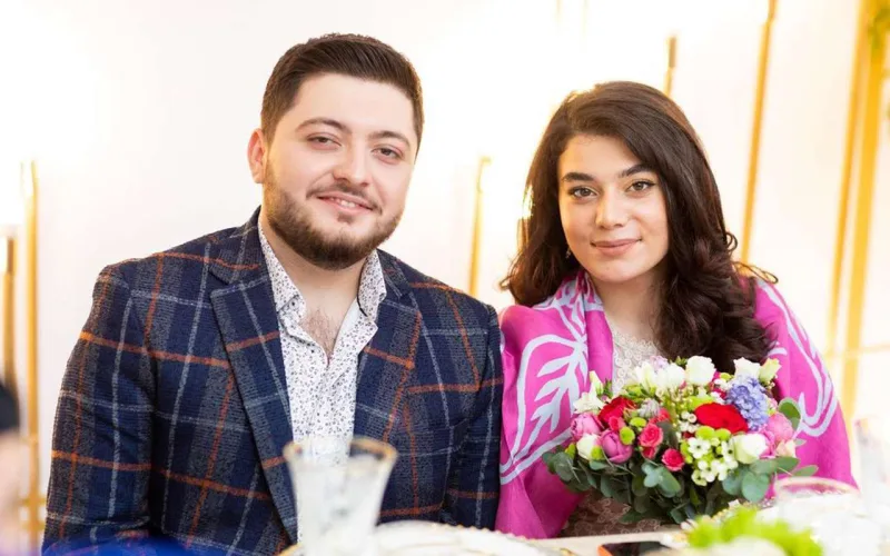 “Alim müəllim icazə verdi, nişanlandılar”