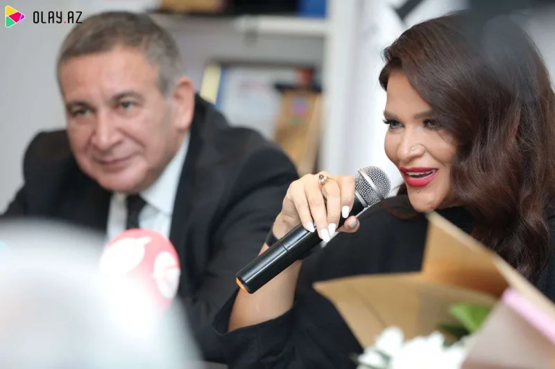 Xumar "Şuşa" təqdimatında kövrəldi - FOTOLAR