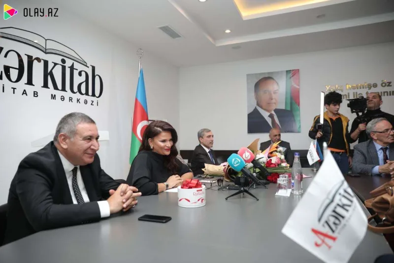 Xumar "Şuşa" təqdimatında kövrəldi - FOTOLAR