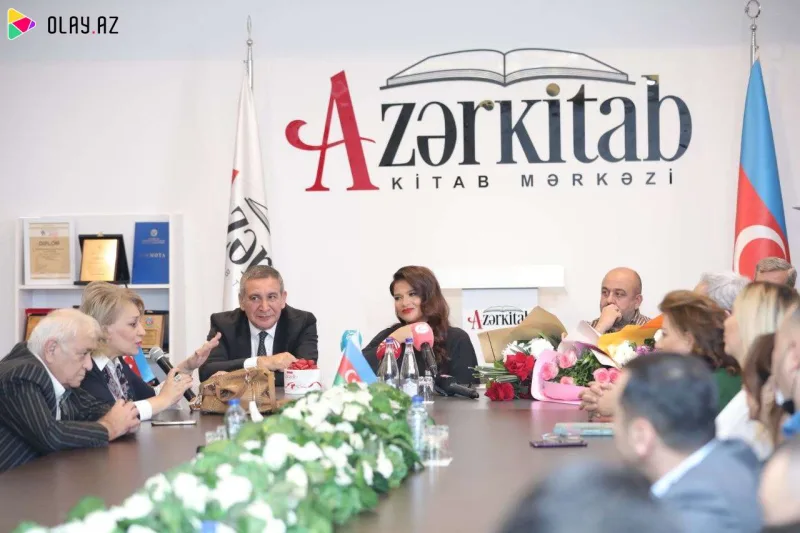 Xumar "Şuşa" təqdimatında kövrəldi - FOTOLAR