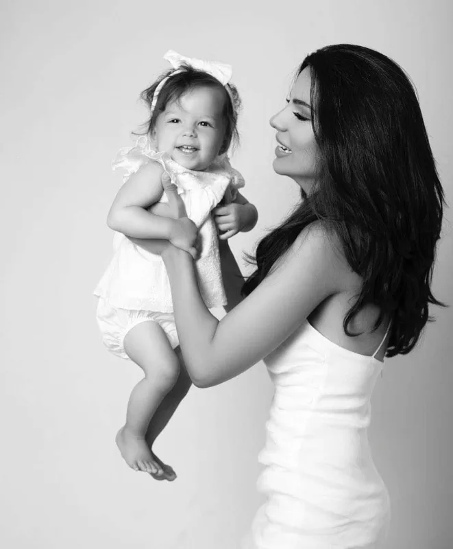 Ülviyyəylə blogerin çöpçü davası – “Cahil...”