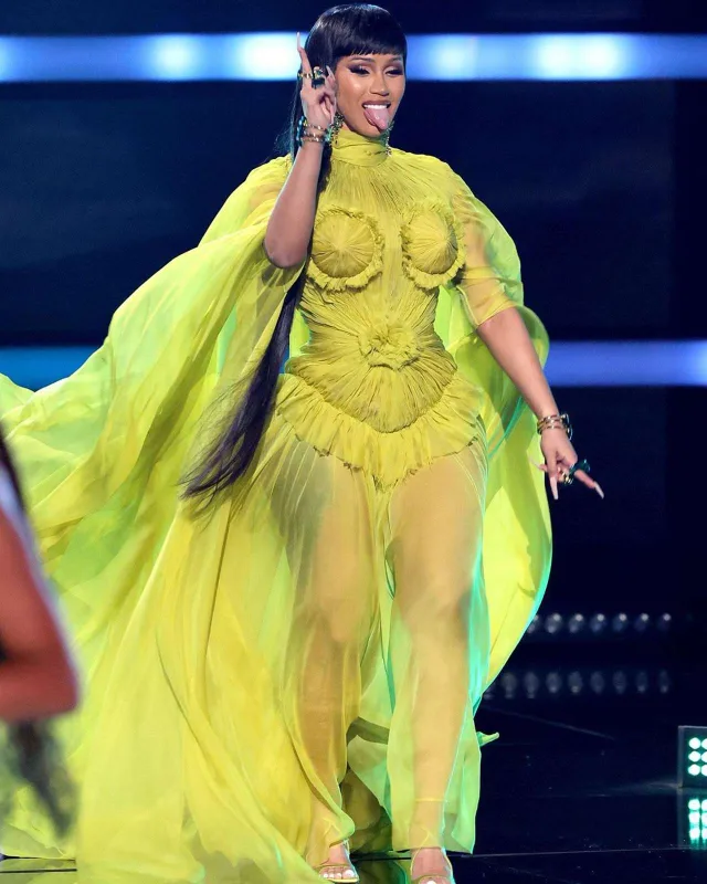 Qırmızı xalçaya damğa vuranlar...