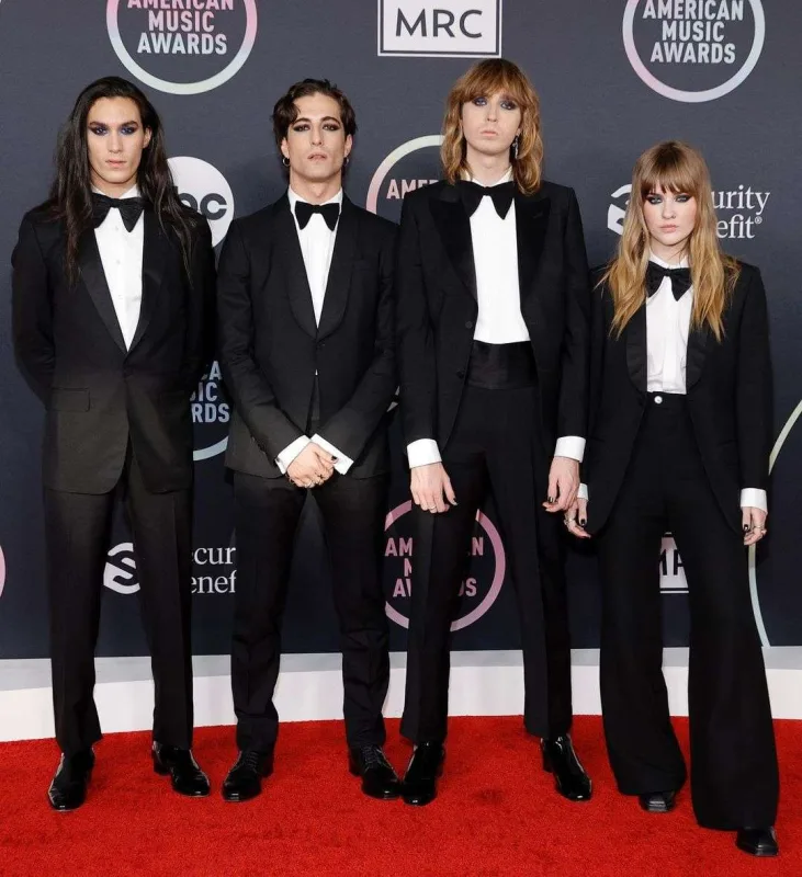 Qırmızı xalçaya damğa vuranlar...