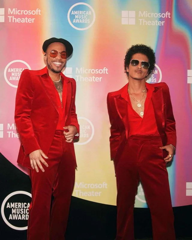 Qırmızı xalçaya damğa vuranlar...