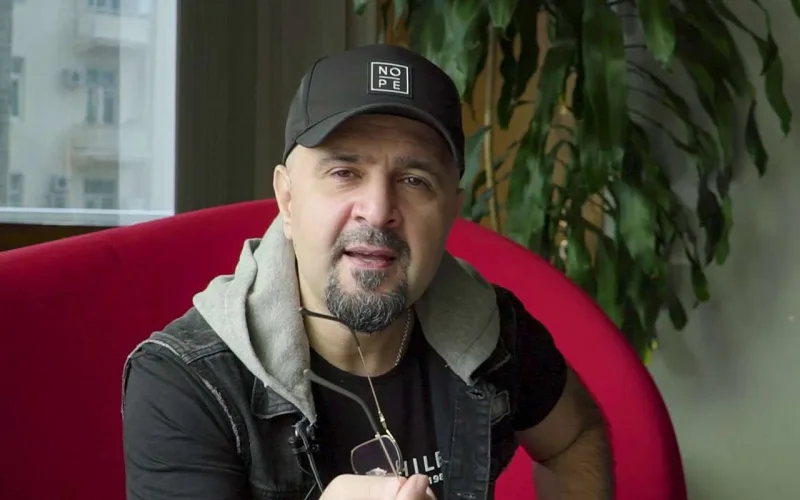 “3 yaşımdan mahnı bəstələyirdim”- İlqar Xəyalın oğlu