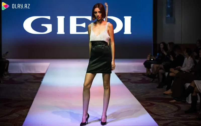 Dalaşanlar, öpüşənlər və ... - Moda Həftəsi belə bitdi