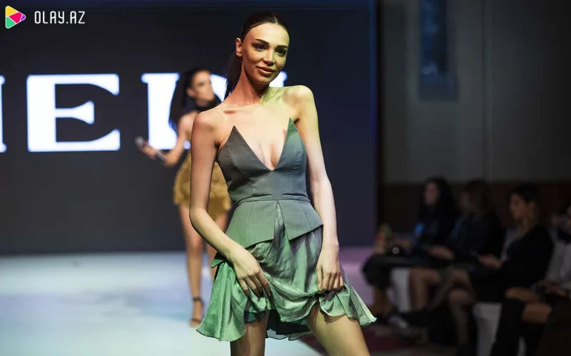 Dalaşanlar, öpüşənlər və ... - Moda Həftəsi belə bitdi