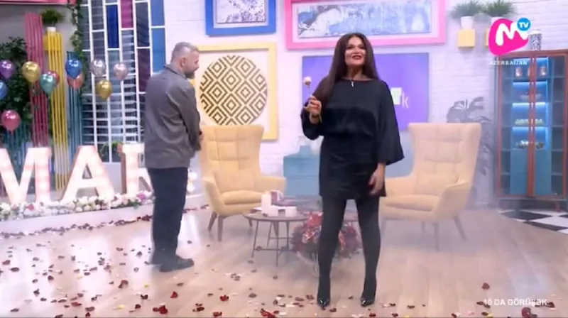 Efirə çıxmaq üçün studiyanı dəyişdirdi