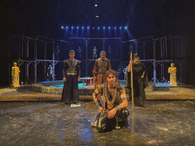 Biri koronavirusa yoluxdu, digəri ayağını incitdi - Bəlalı tamaşa