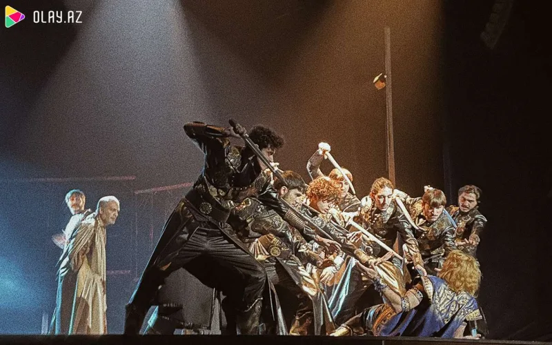 Biri koronavirusa yoluxdu, digəri ayağını incitdi - Bəlalı tamaşa