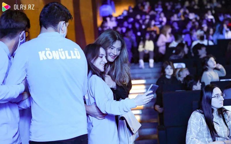 Məşhurlar övladları ilə “Cırtdan”ı izlədi- Fotolar