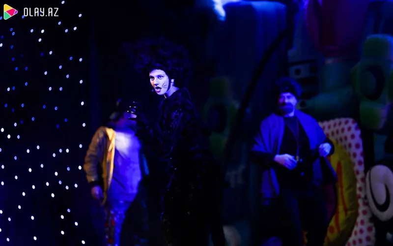 Məşhurlar övladları ilə “Cırtdan”ı izlədi- Fotolar