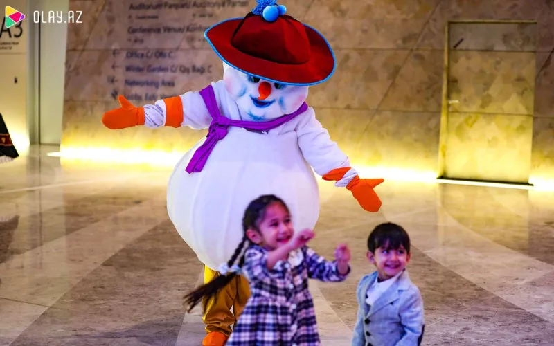 Məşhurlar övladları ilə “Cırtdan”ı izlədi- Fotolar